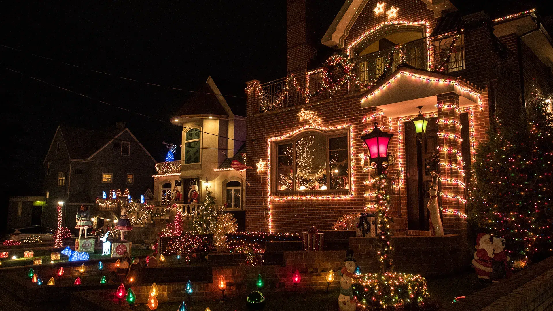 Outdoor Christmas Lights on a Home
